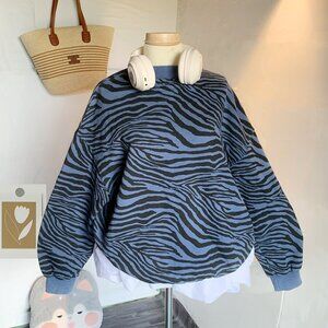 🦓 Blue Zebra Print Oversized Sweatshirt Trendy